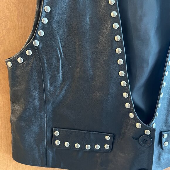 Sleeveless leather jacket - Picture 3 of 6